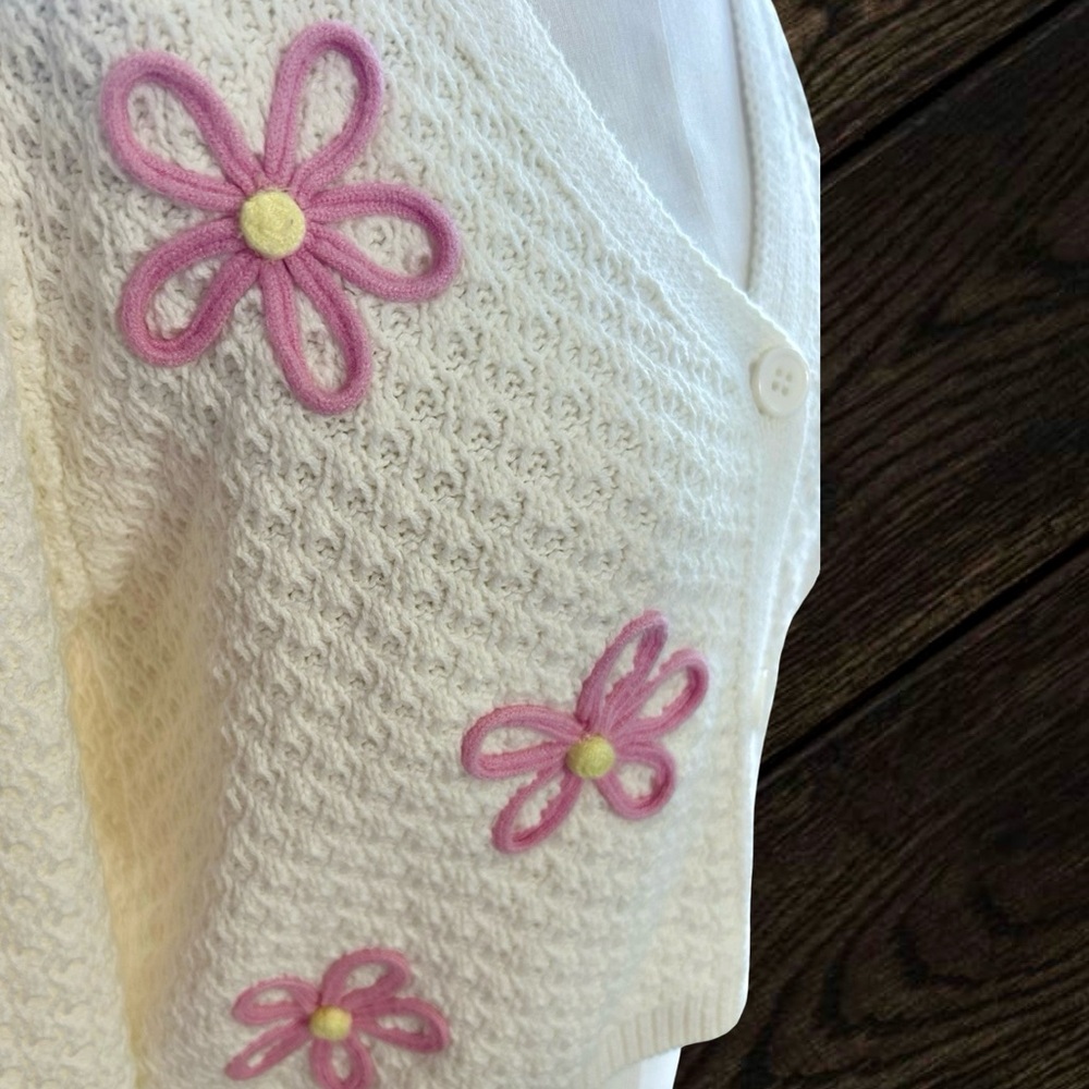 Willow & Wind Floral Flower Power Cropped Cardigan Sweater Women's Size Medium - Picture 4 of 6